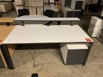Kancelářský stůl Konig Neurath