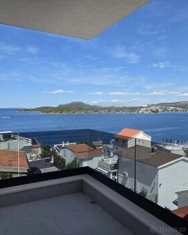 CHORVATSKO: ROGOZNICA – NOVOSTAVBA S OTEVŘENÝM VÝHLEDEM NA M