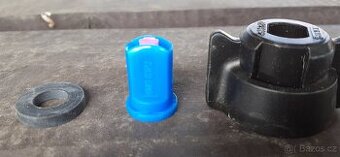 Tryska k postřikovači  Dvoušterbinová injektorová -modrá03