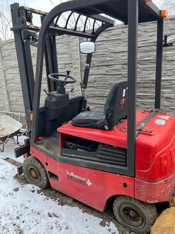 Elektrický vysokozdvižný vozík