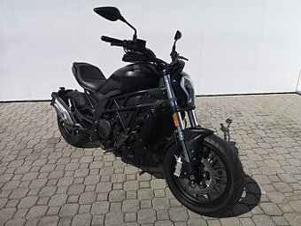 Benelli 502C Cruiser r.v.10/2023, 1.majitel, pouze 2.848 km