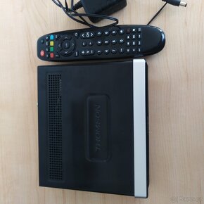 Satelitní přijímač