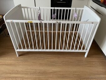 Dětská postýlka 140x70 cm dřevo, postranní vchod