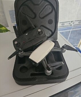 Dron DJI Spark + Fly More Combo