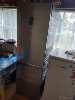Prodám lednici SAMSUNG