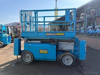 Naftová nůžková plošina Genie GS 3268RT