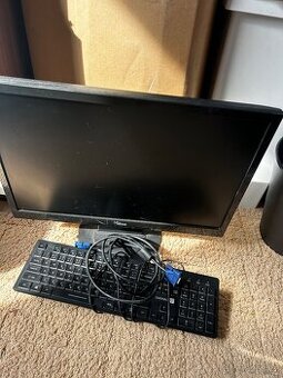 Monitor + klávesnice