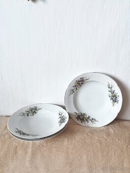 Set tří hlubokých vintage talířů s violkami