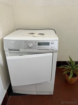 AEG Kondenzační sušička  s tepelným čerpadlem