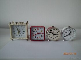 4x mechanický budík