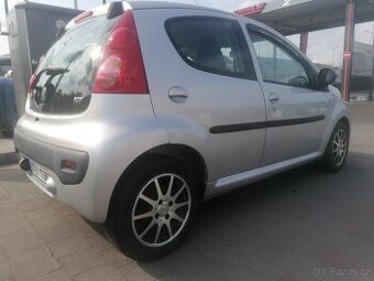 Peugeot 107 AUTOMAT 1.0i  114xxxKM  5.dveř