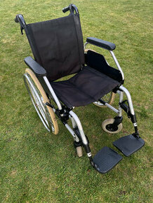 Meyra mechanický invalidní vozík 43cm bržděný - 1