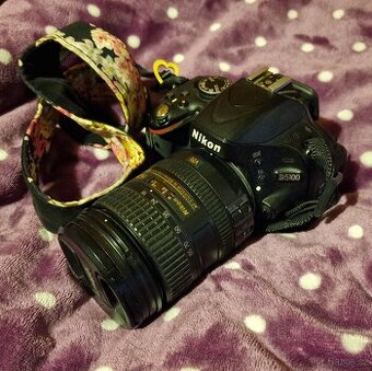 Nikon D5100 + 16-85 VR