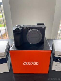 Sony A6700 + Sigma 16 mm + Sigma 30 mm