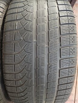 Pneu 285/35.R.21.Pirelli