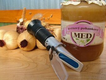 Refraktometr měří cukernatost + % alkoholu