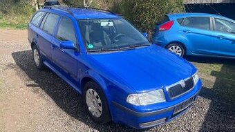 ŠKODA OCTÁVIA 1.6 MPI, RV. 2008, SERVISNÍ KNIHA.