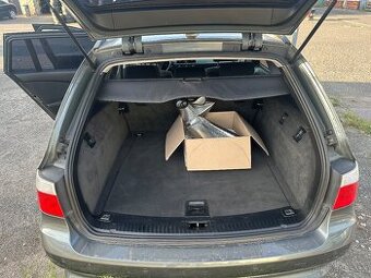 BMW E61 523i