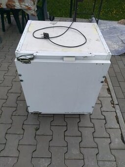 Vestavná chladnička Whirlpool