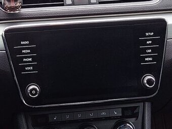 Displej autorádio Škoda Superb 3