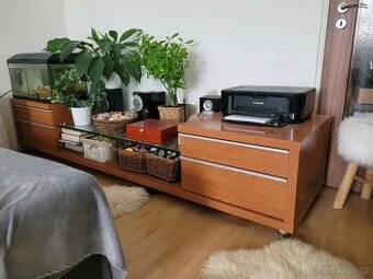 Obývací stěna,komody,skleněný stůl,2,4m,