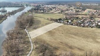 Prodej pozemku přímo u toku řeky Labe - 7 781 m² - kú Káraný