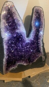 💎 GIGANTICKÁ AMETYSTOVÁ GEODA – 392 KG KRYSTALICKÉ NÁDHERY 💎