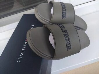 Tommy Hilfiger (40) stélka 26 cm