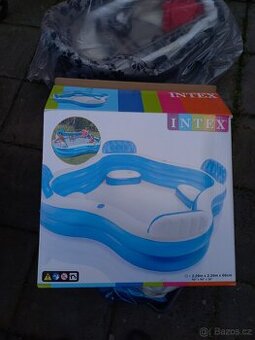 Nafukovací bazén intex
