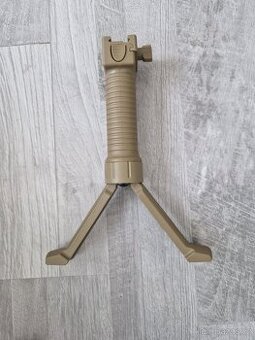 Vertikální grip od značky CYMA pro airsoft zbraně