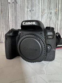 Canon EOS 77D + Grip