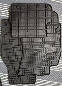 Gumové koberce Audi A6 C6