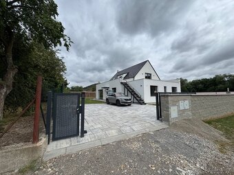 Pronájem 1 patra Loděnice