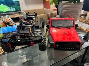 Custom podvozek na bázi Axial SCX10 III + kastle JEEP