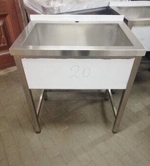 Nerezový dřez gastro