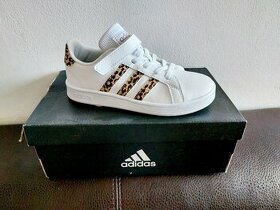 Adidas v. 31 Nové