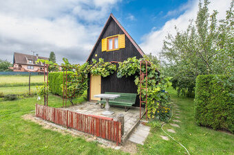 Rekreační chata a zahrada 763 m² s plným stavebním potenciál