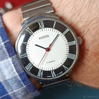 Elegantní náramkové hodinky WOSTOK