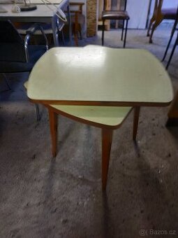 Konferenční stolek Brusel – design J. Jiroutek