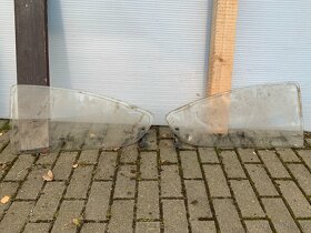 Opel Kadett c coupe zadní skla