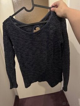 Dámský svetr s mašličkou vel. M