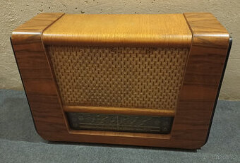 Staré retro rádio Tesla Arie 506A