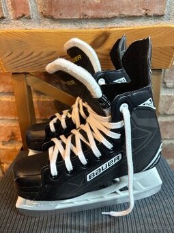 Brusle Bauer Supreme s140 vel.35