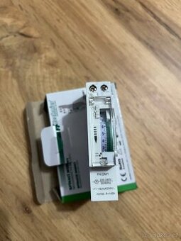 Spínací hodiny mechanické na DIN lištu