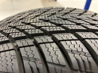 Goodyear  Ultragrip Performance 3 215/60 R16 99H TOP stav