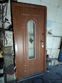 Vchodové dveře