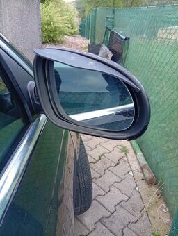 Prodám zrcatka na golf 5, vyhřívané, elektrické..