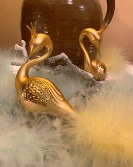 Elegantní Vánoční ozdoba Labuť s korunkou Zlatá skleněná