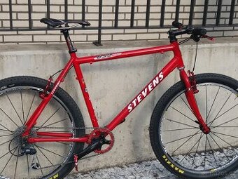 Hmotnost jen 9,5 kg / 6,0 kg, Carbon sedlovka+Karbon řidítka