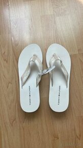 Nove boty,zabky Tommy Hilfiger vel.39 a 40